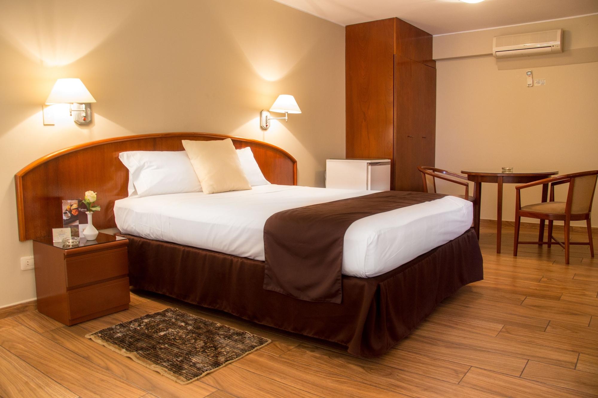 Hotel Park Suites Lima Luaran gambar