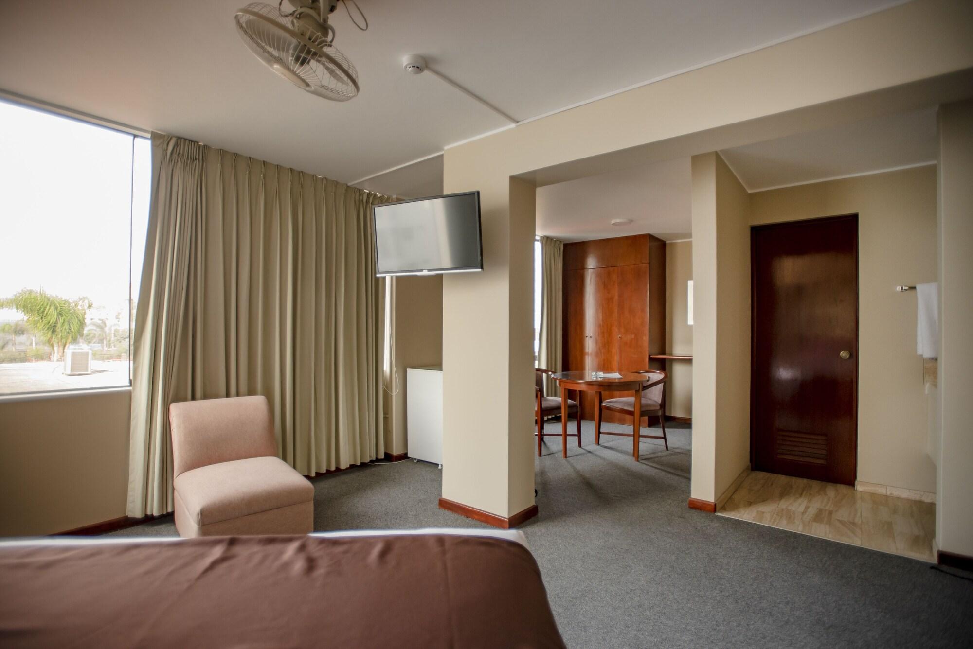 Hotel Park Suites Lima Luaran gambar