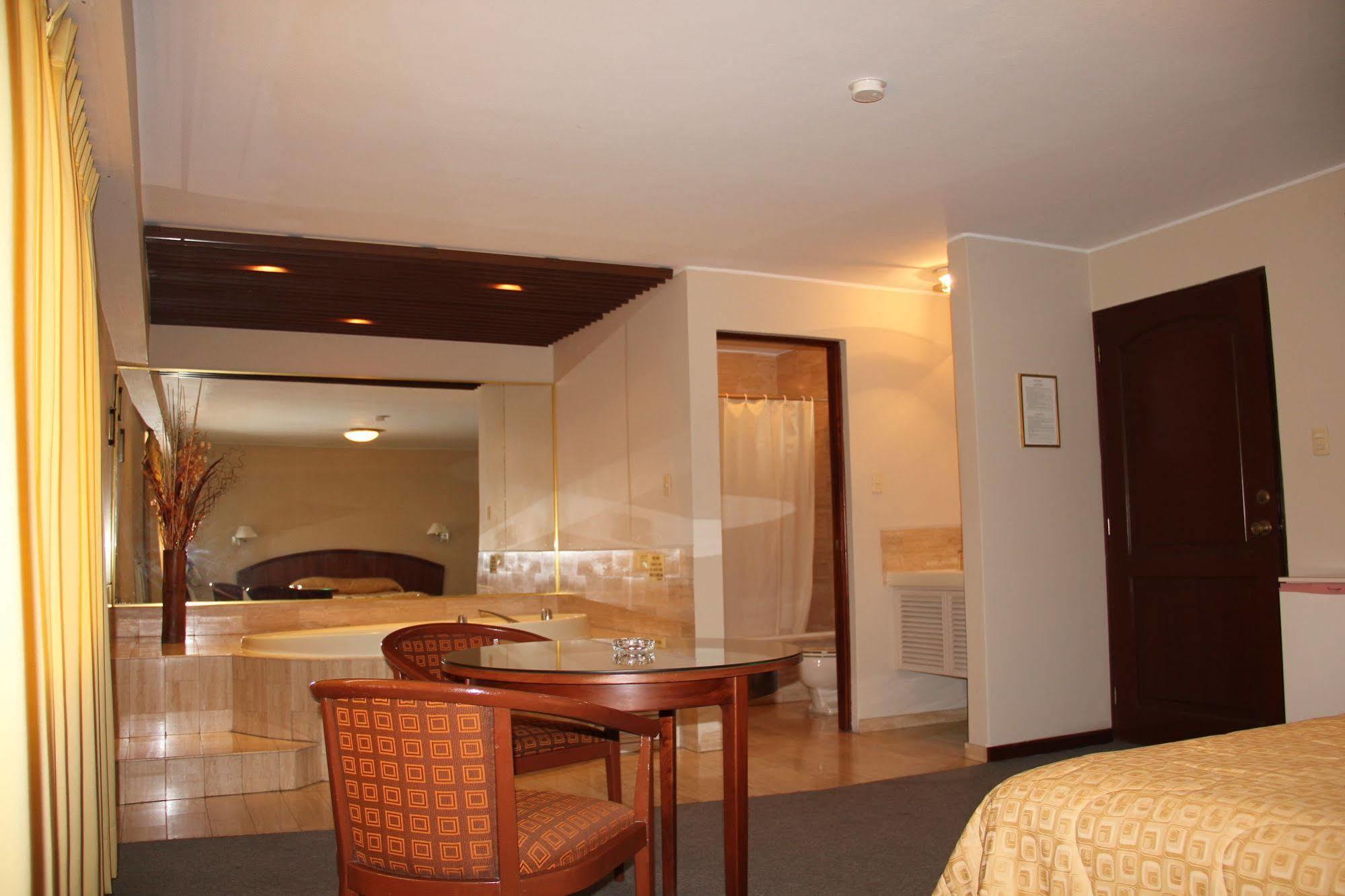 Hotel Park Suites Lima Luaran gambar
